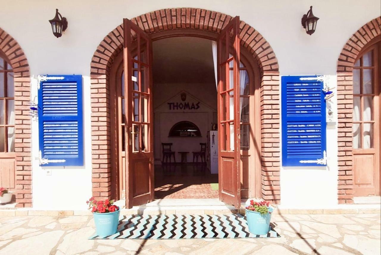 Thomas Art Hotel Pelekas Exterior photo